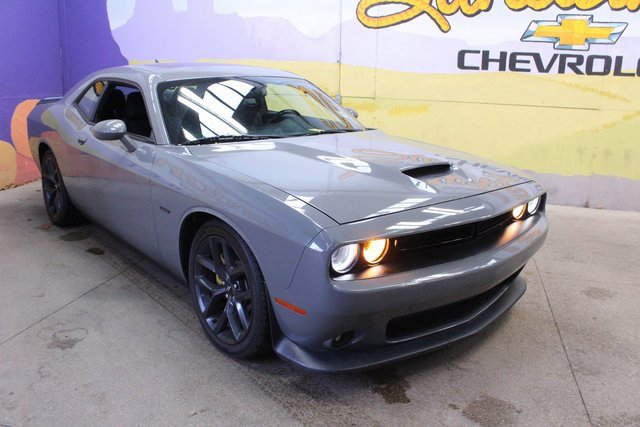 Used 2019 Dodge Challenger R/T w/ Blacktop Package image 4