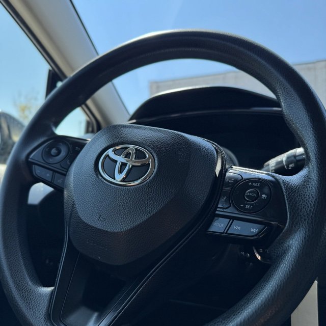 Used 2020 Toyota Corolla LE image 26