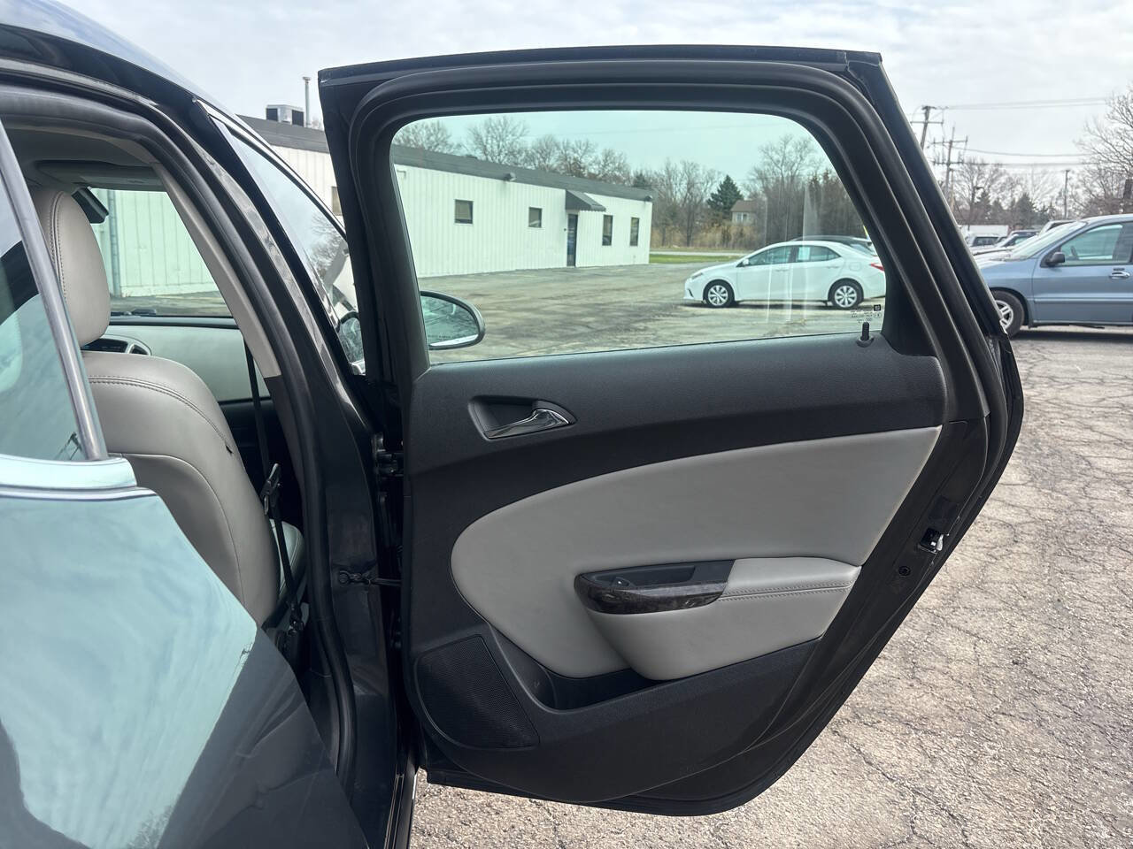 Used 2015 Buick Verano FWD image 24