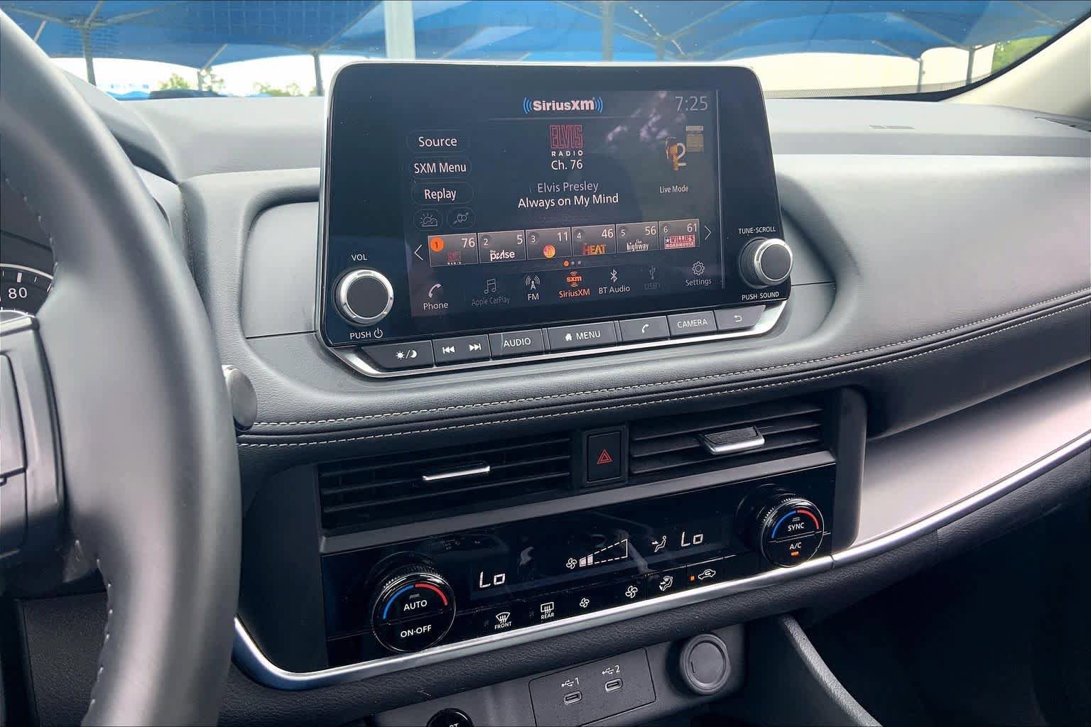 Used 2025 Nissan Rogue SV FWD image 7