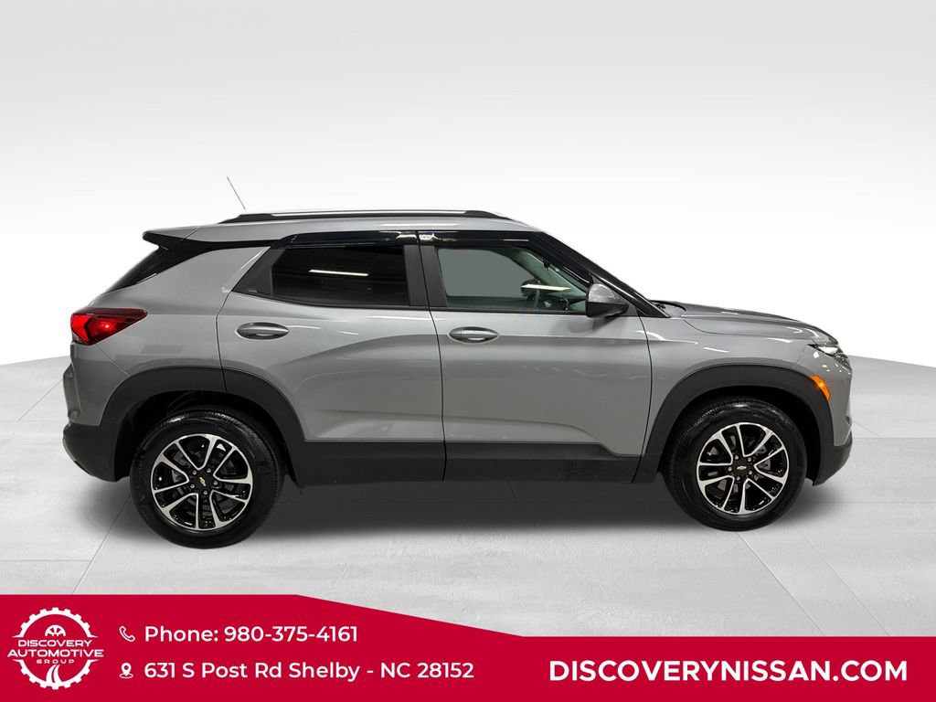Used 2024 Chevrolet TrailBlazer LT w/ Driver Confidence Package FWD image 5