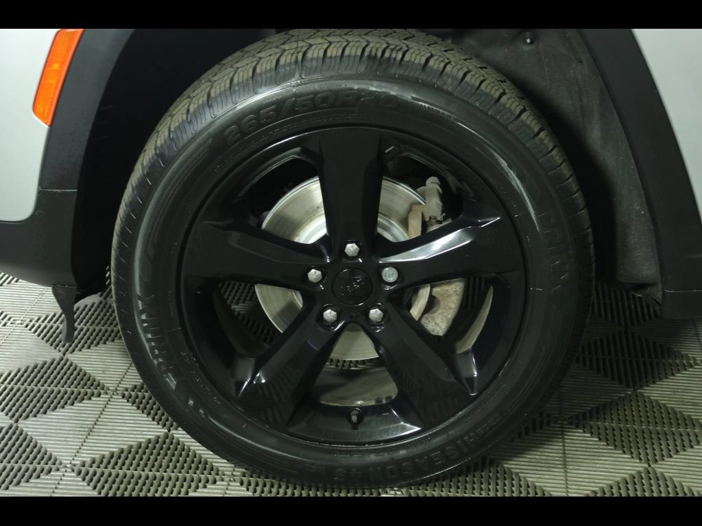 Used 2023 Jeep Grand Cherokee Altitude AWD/4WD image 13