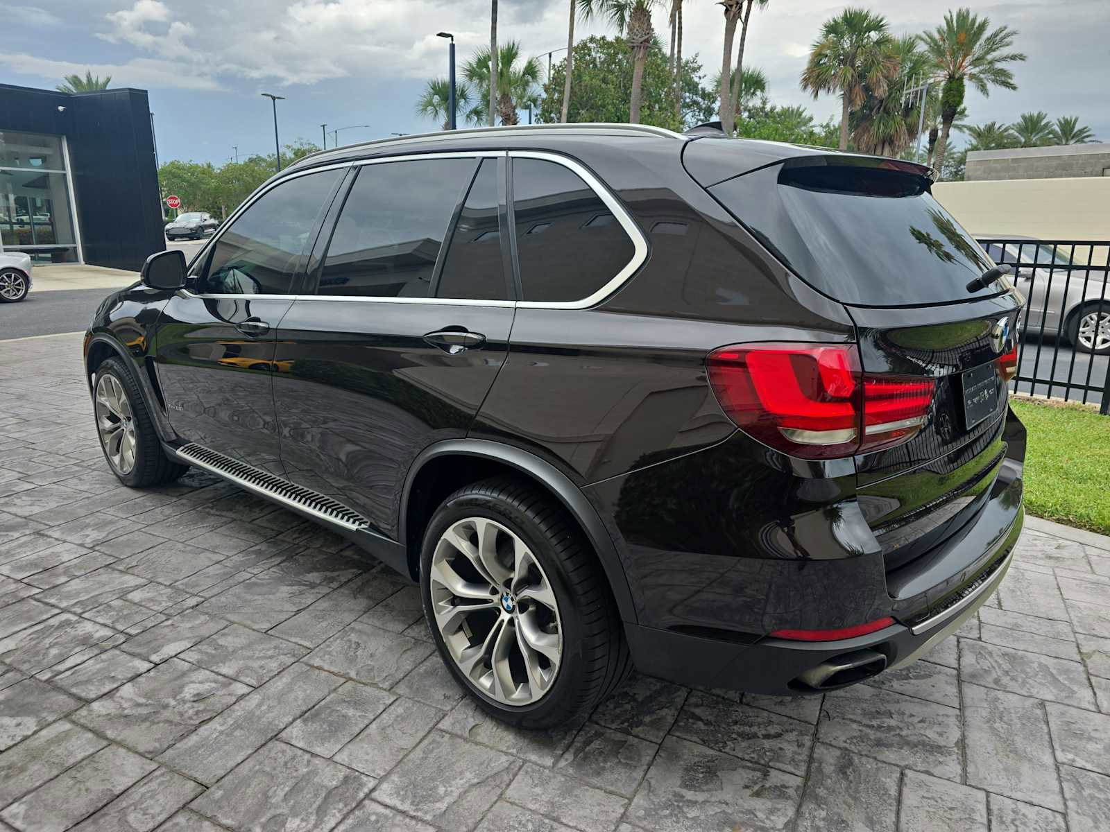 Used 2017 BMW X5 xDrive50i image 7