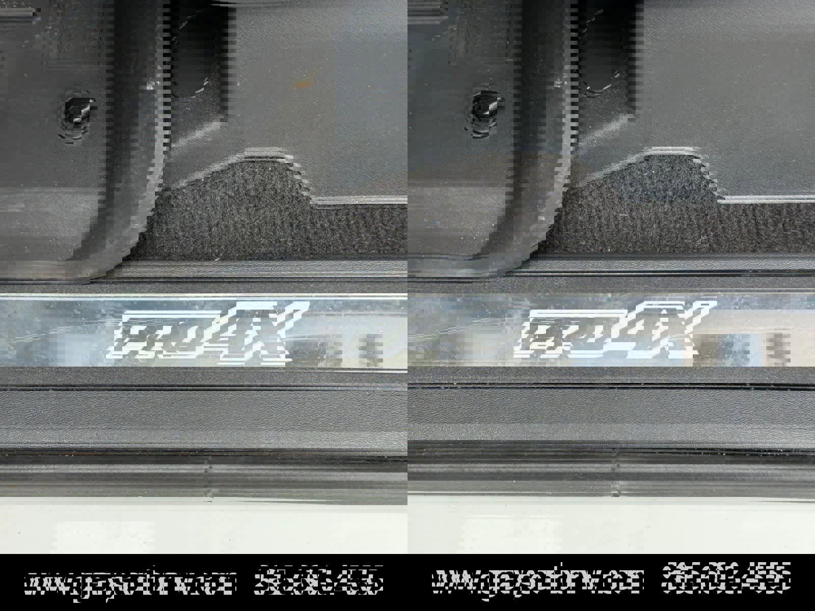 Used 2024 Nissan Titan PRO-4X w/ Pro-4x Utility Package image 12