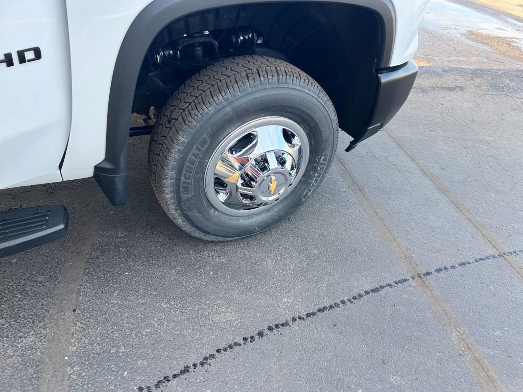 New 2026 Chevrolet Silverado 3500 W/T image 32