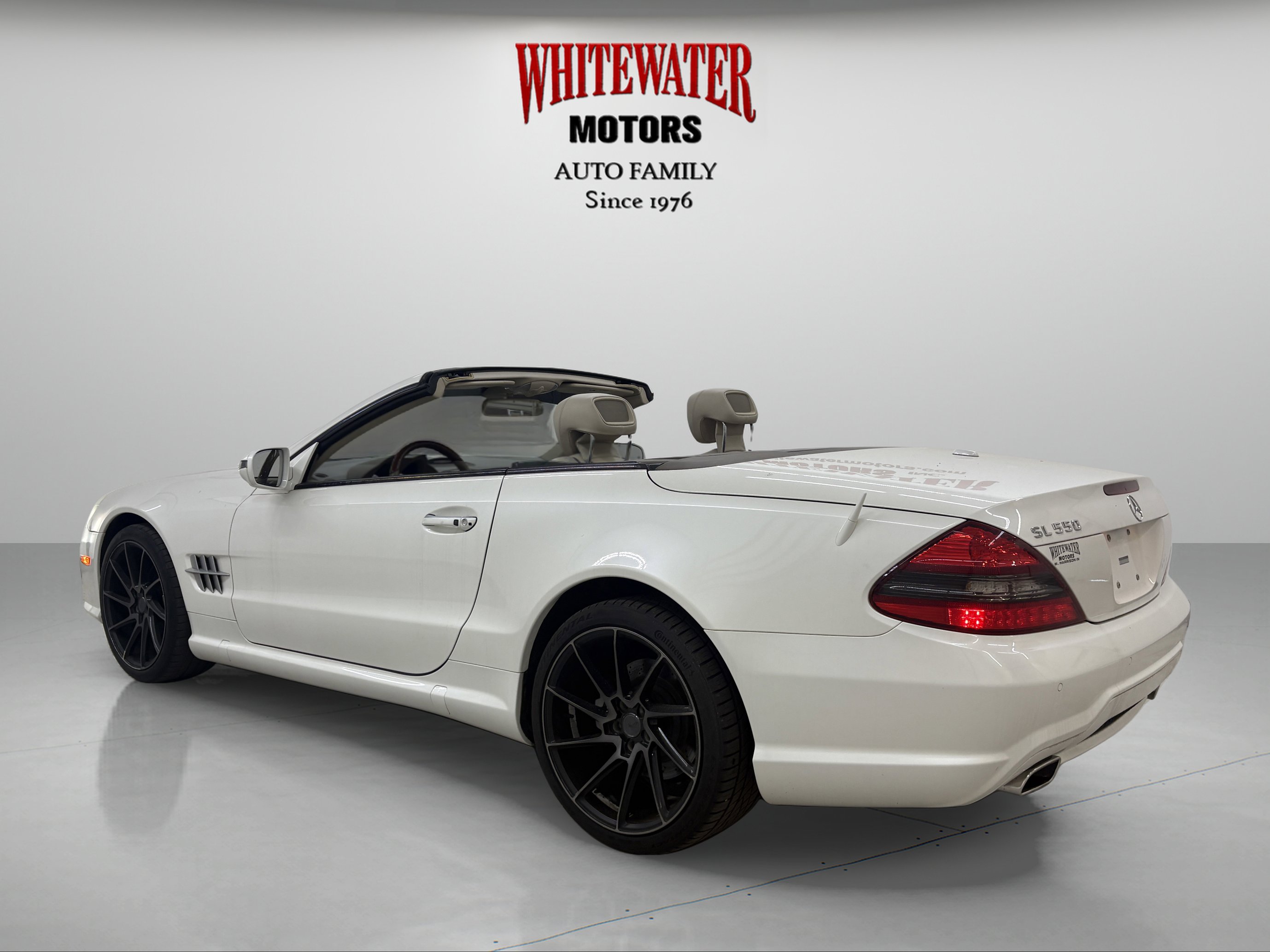 Used 2011 Mercedes-Benz SL 550 image 3