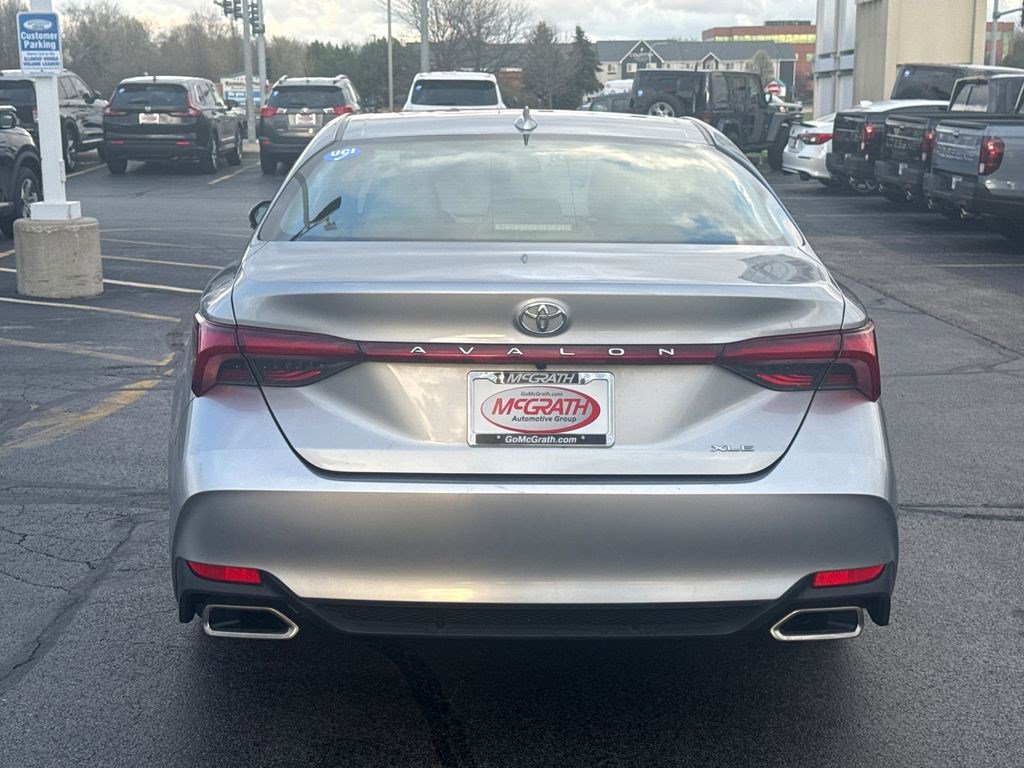 Used 2020 Toyota Avalon XLE image 10