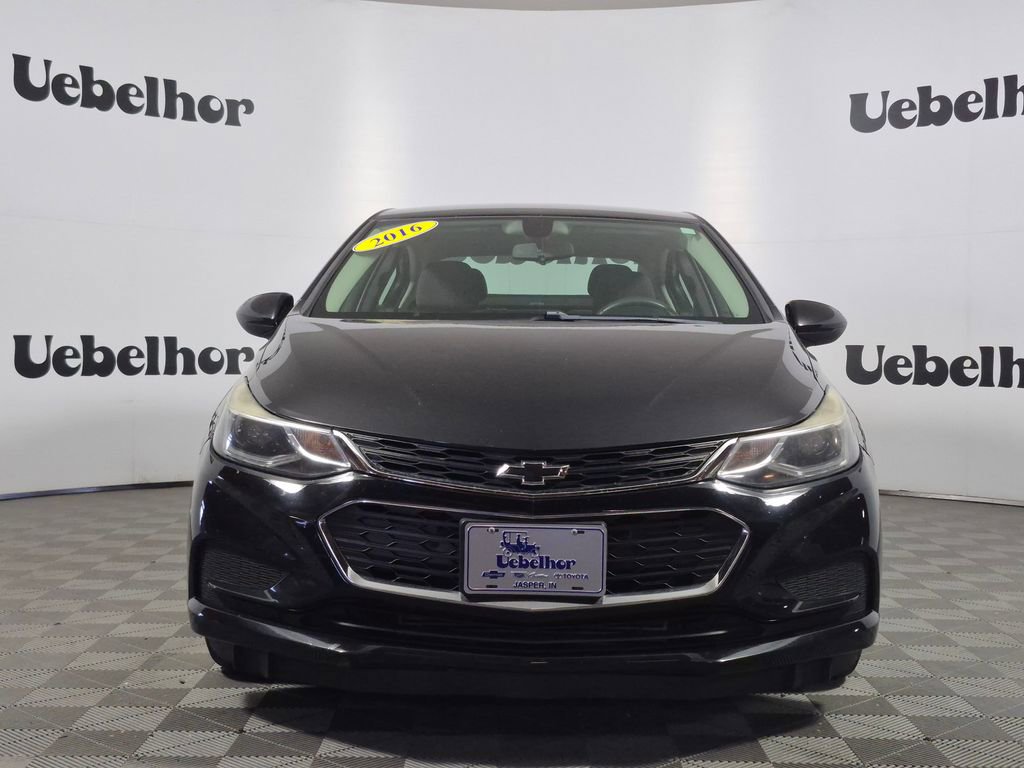 Used 2016 Chevrolet Cruze LT w/ Convenience Package FWD image 2