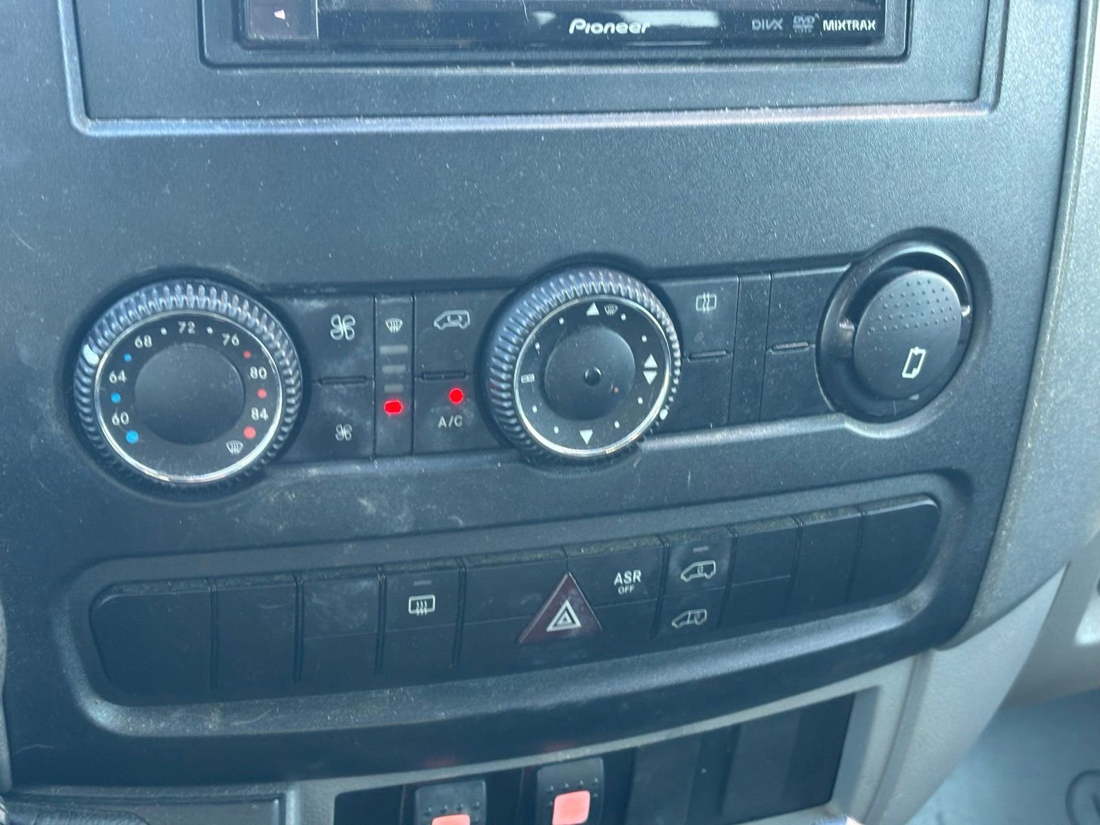 Used 2014 Mercedes-Benz Sprinter 3500 image 9