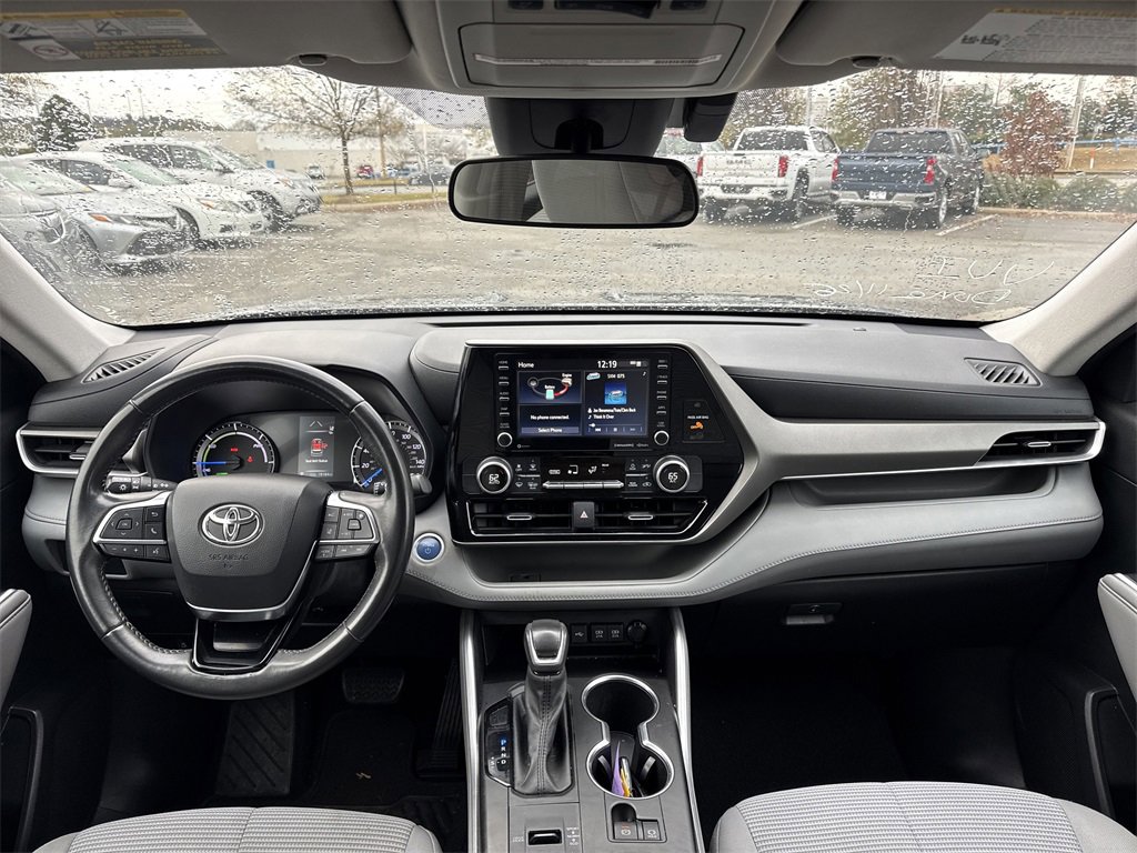 Used 2021 Toyota Highlander LE image 23