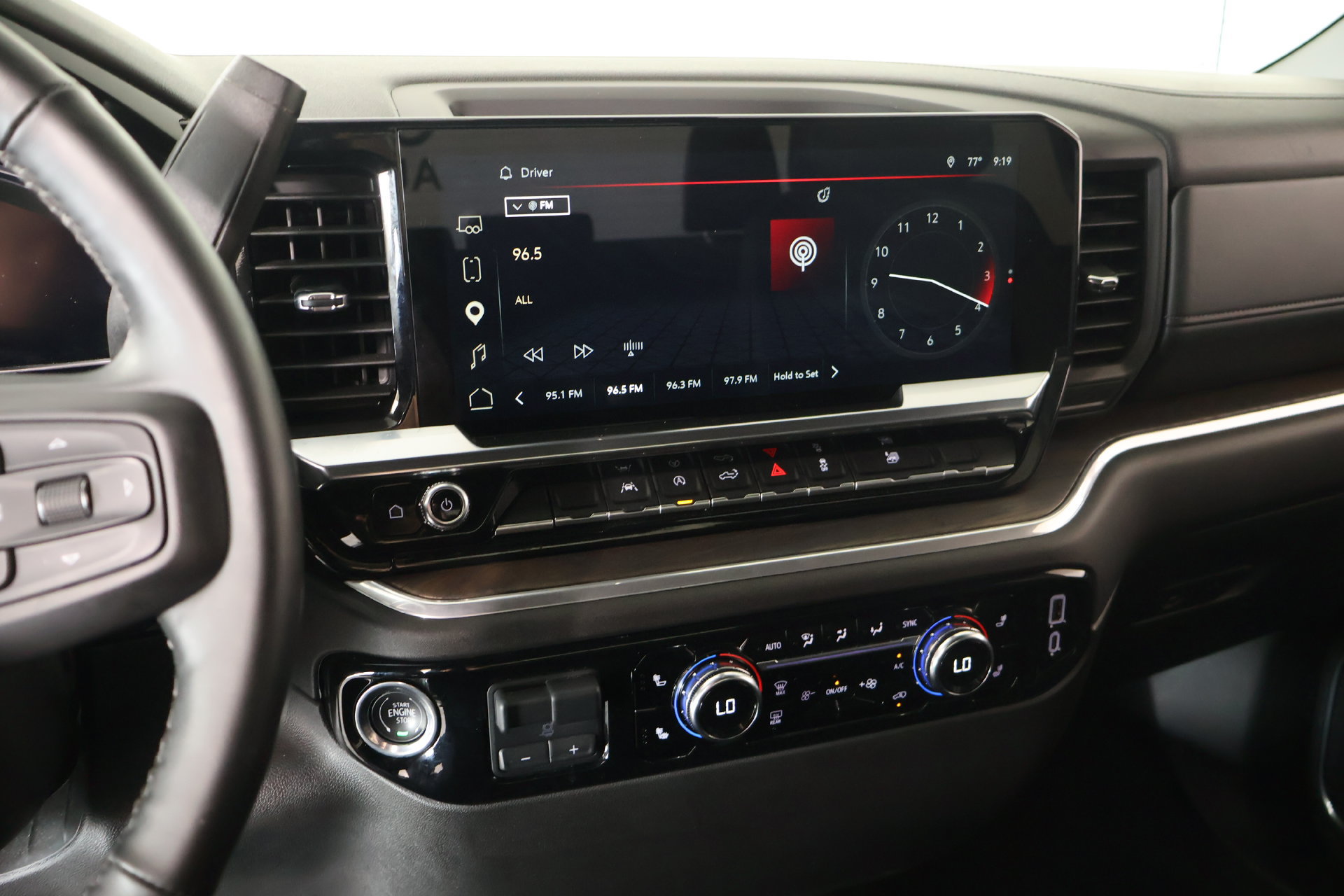 Used 2025 GMC Sierra 1500 SLT AWD/4WD image 5