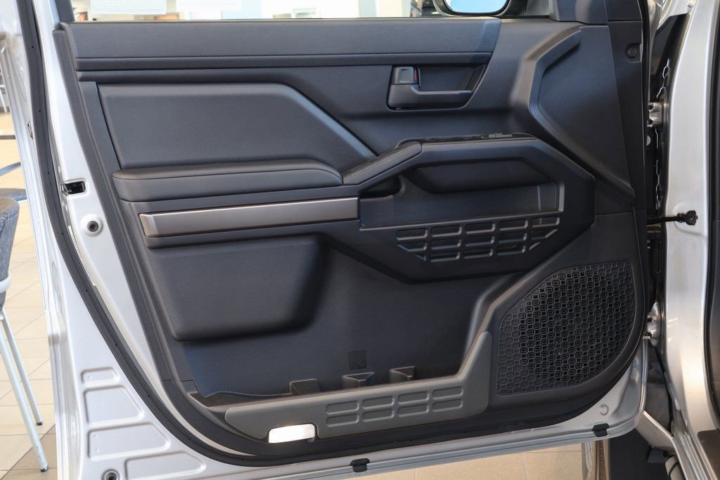 Used 2025 Toyota 4Runner SR5 RWD image 12