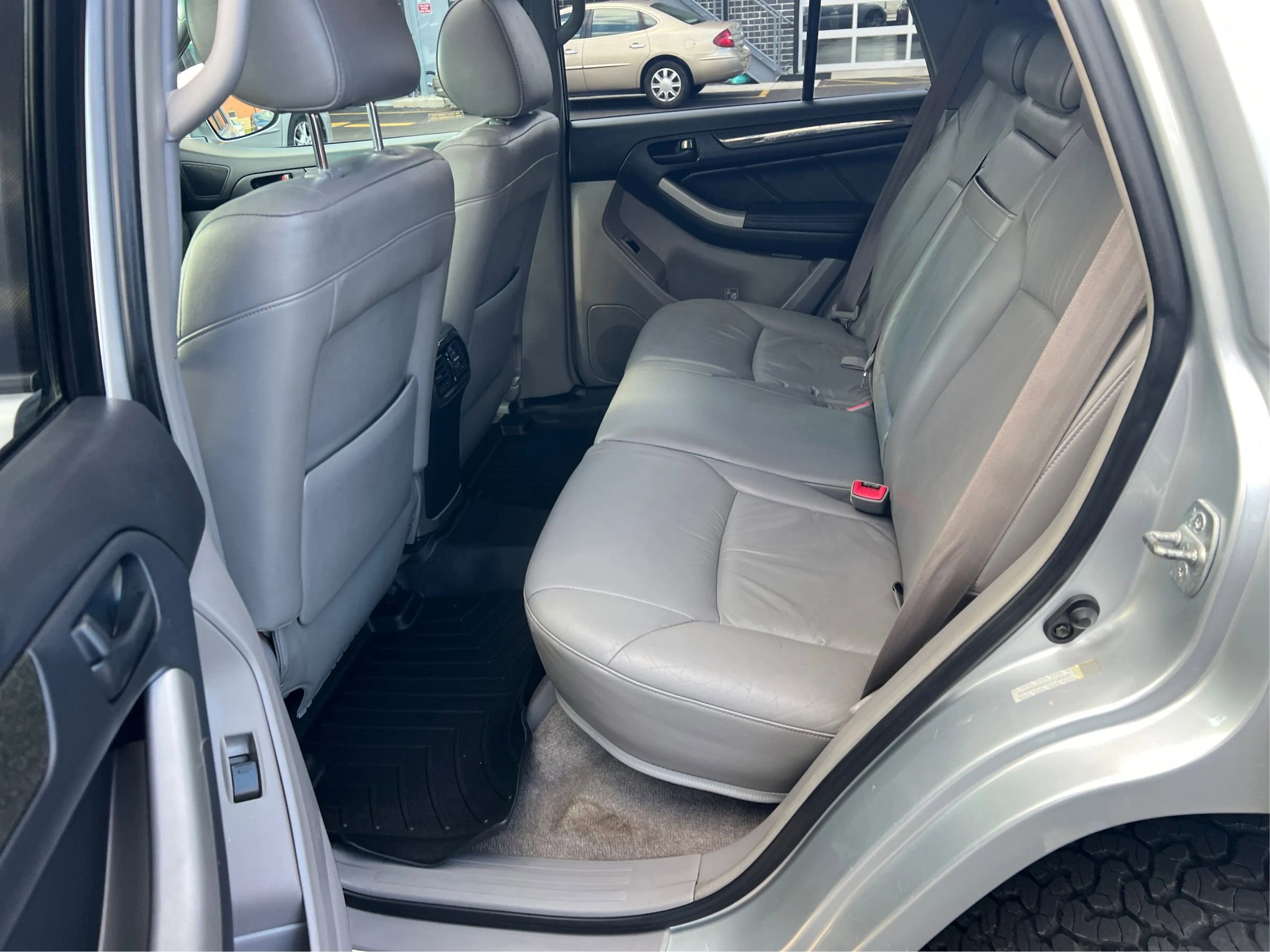 Used 2005 Toyota 4Runner Limited image 11