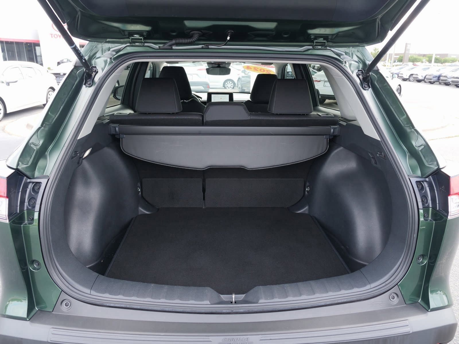 Used 2024 Toyota Corolla Cross LE image 11