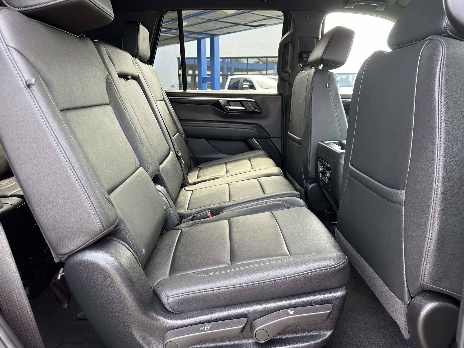 Used 2025 Chevrolet Tahoe LT w/ LPO, Chrome Package AWD/4WD image 28
