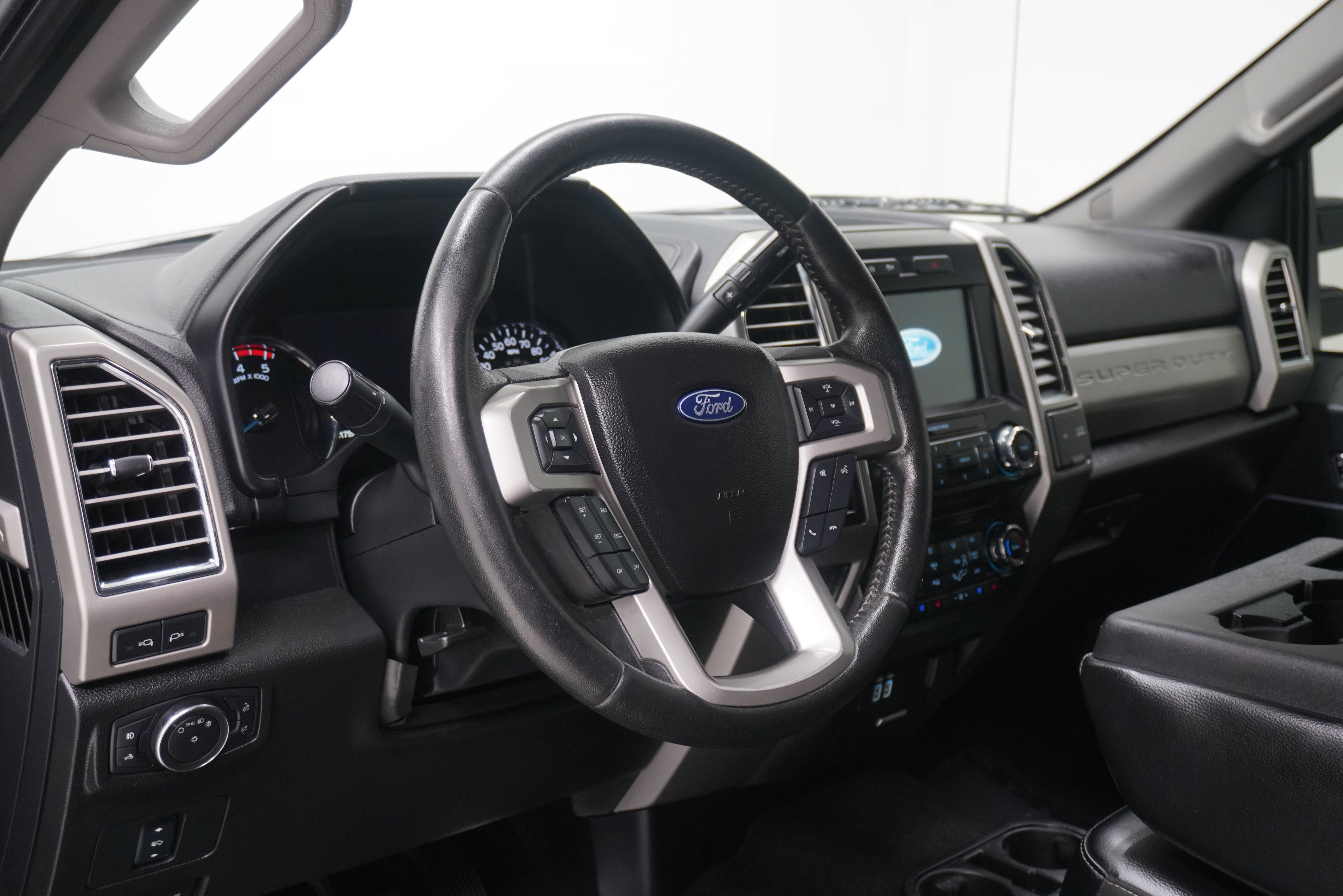 Used 2017 Ford F350 Lariat AWD/4WD image 10