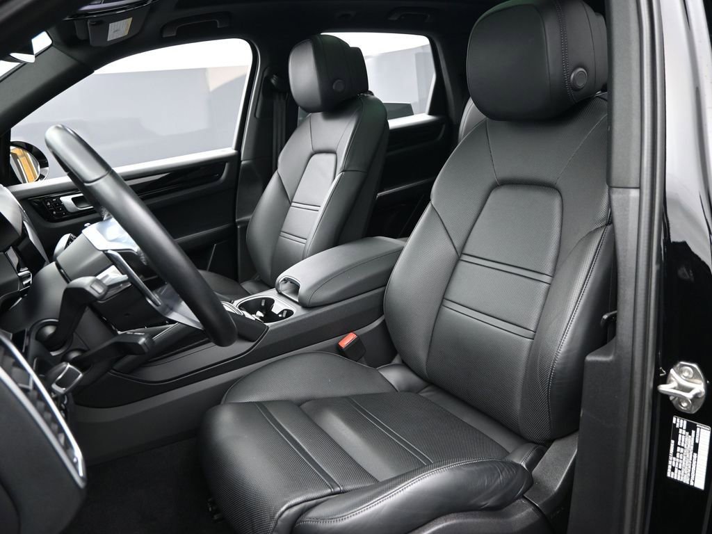 Used 2021 Porsche Cayenne image 25