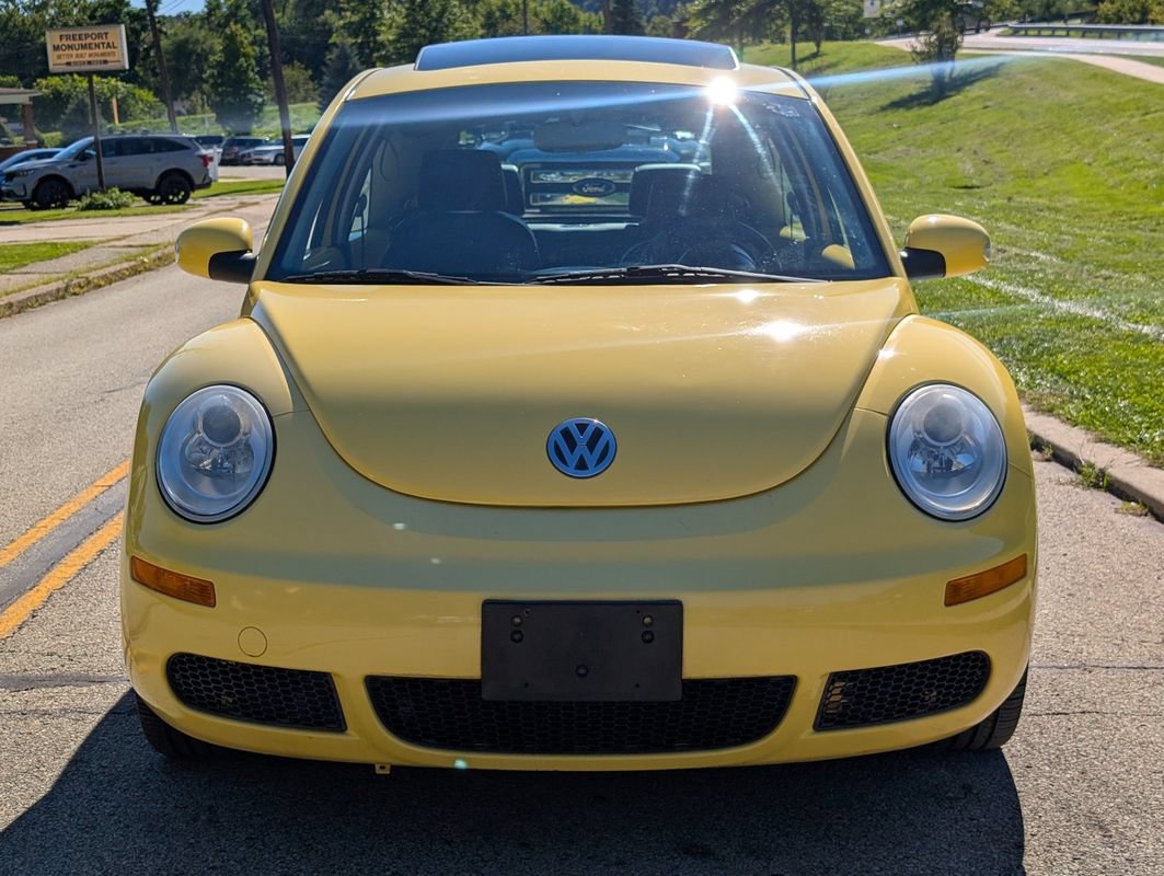 Used 2008 Volkswagen Beetle SE FWD image 16