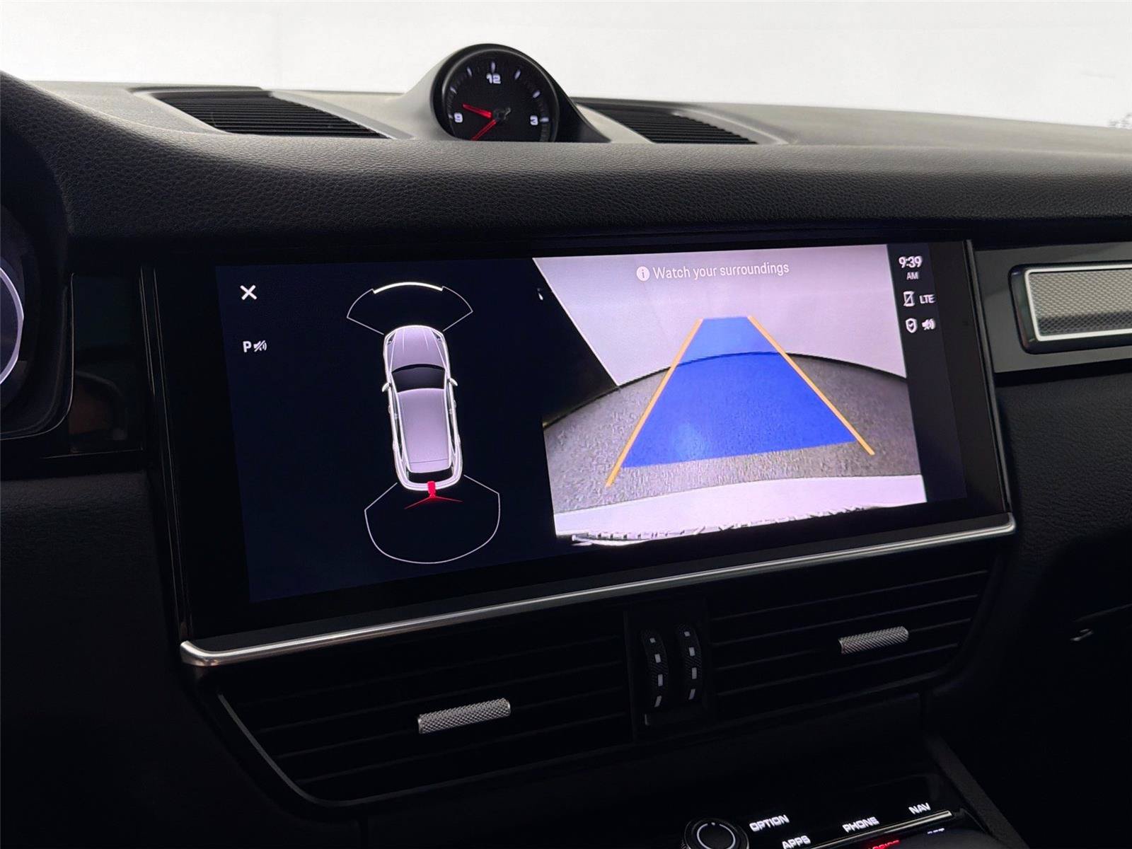 Certified 2023 Porsche Cayenne Platinum Edition AWD/4WD image 23