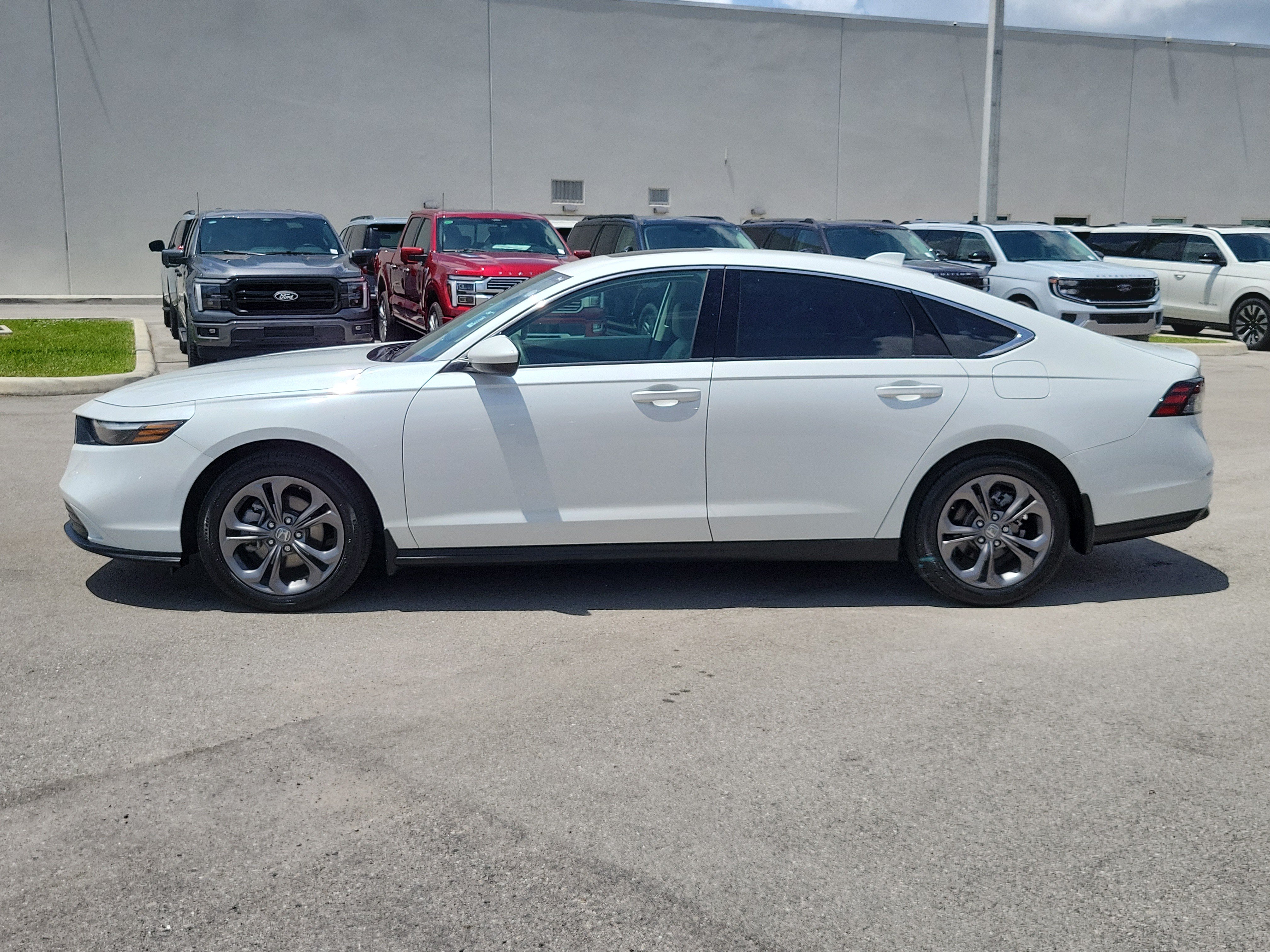 Used 2024 Honda Accord EX image 8
