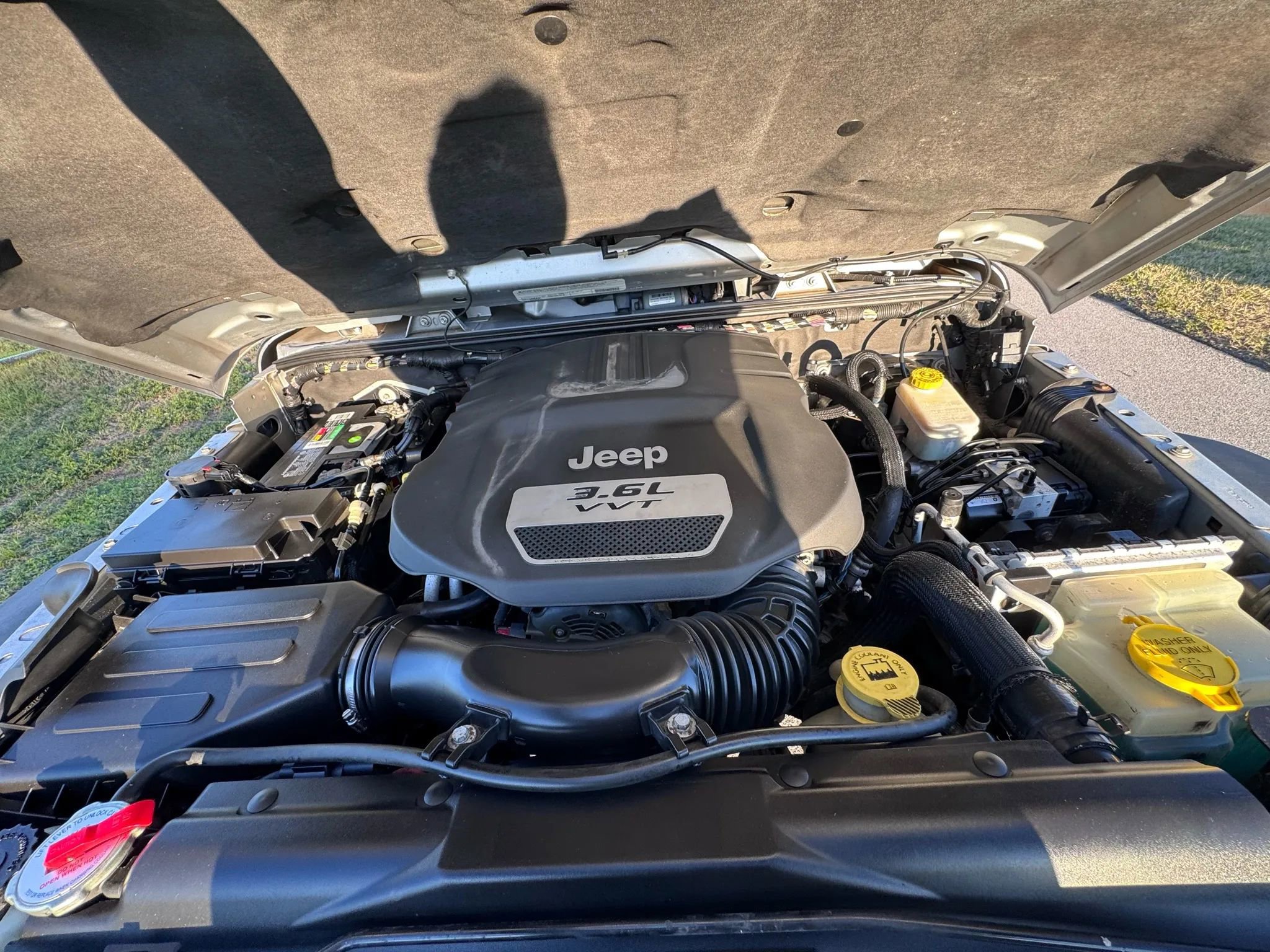 Used 2012 Jeep Wrangler Unlimited Sahara w/ Dual Top Group AWD/4WD image 21