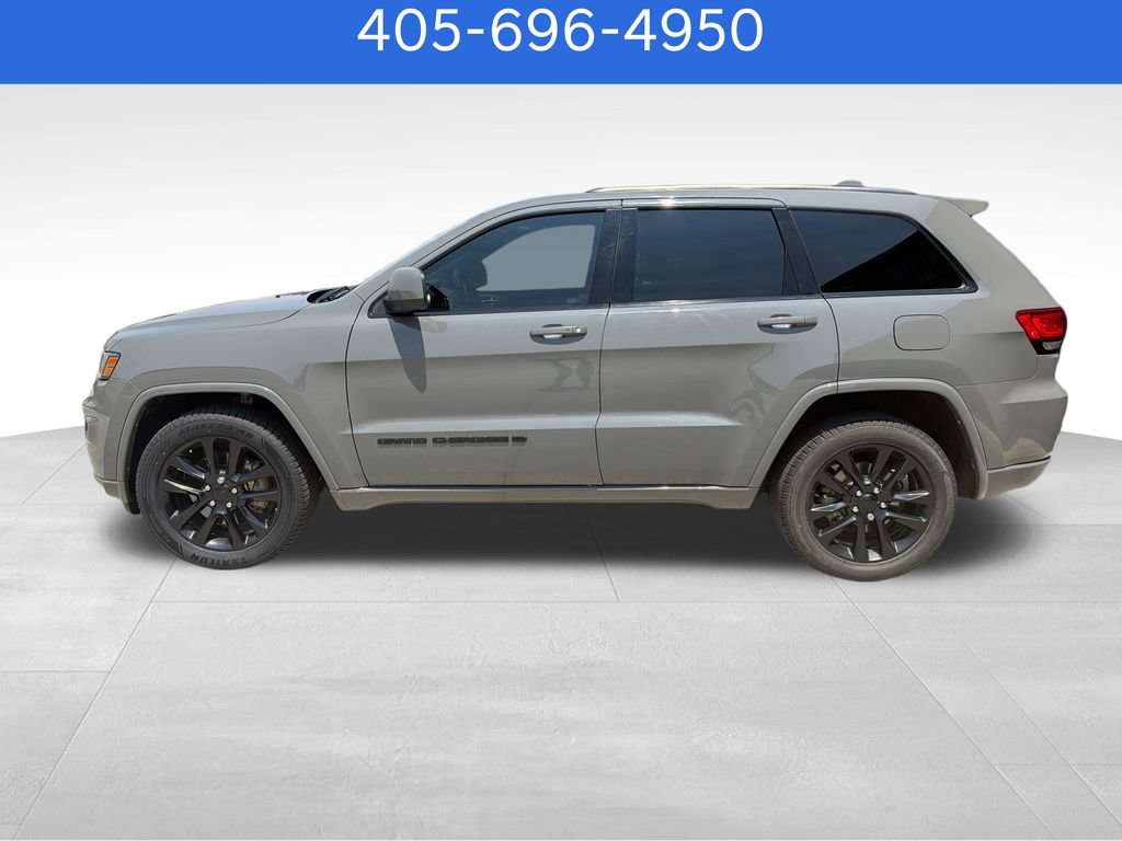 Used 2022 Jeep Grand Cherokee Laredo X AWD/4WD image 2