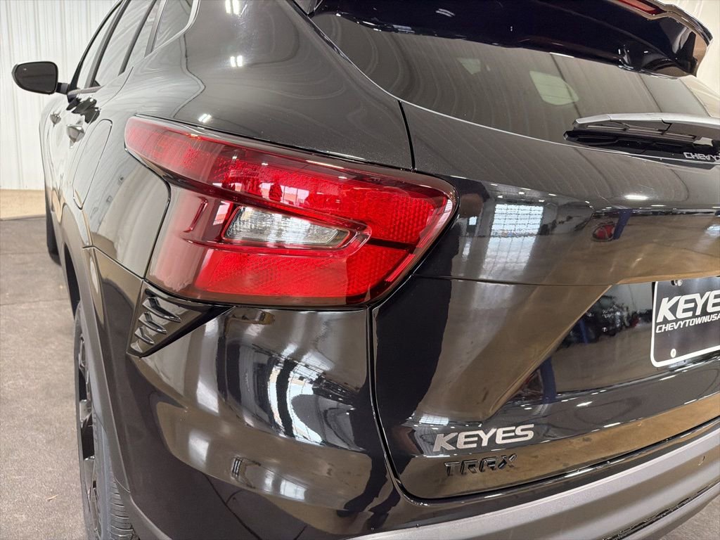 New 2026 Chevrolet Trax LT image 15
