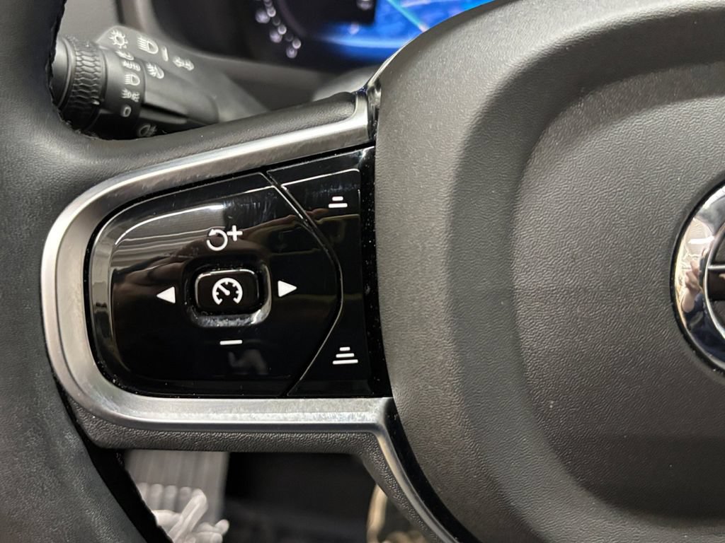 Certified 2025 Volvo XC90 B6 Ultra w/ Protection Package Premier AWD/4WD image 27