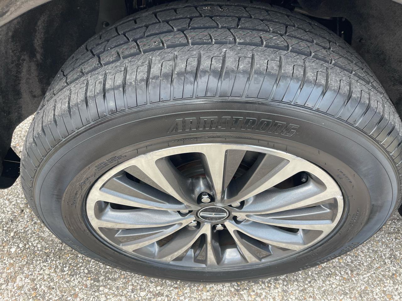 Used 2016 Lincoln Navigator L Select AWD/4WD image 10