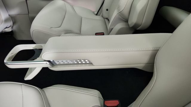 New 2026 Volvo EX90 Plus AWD/4WD image 29