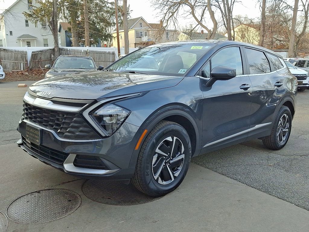 Used 2023 Kia Sportage LX image 4