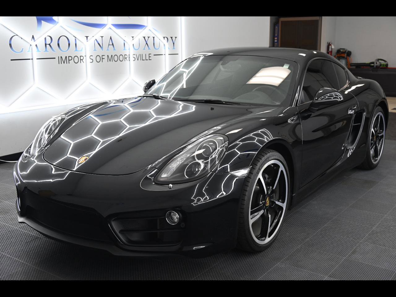 Used 2016 Porsche Cayman image 1