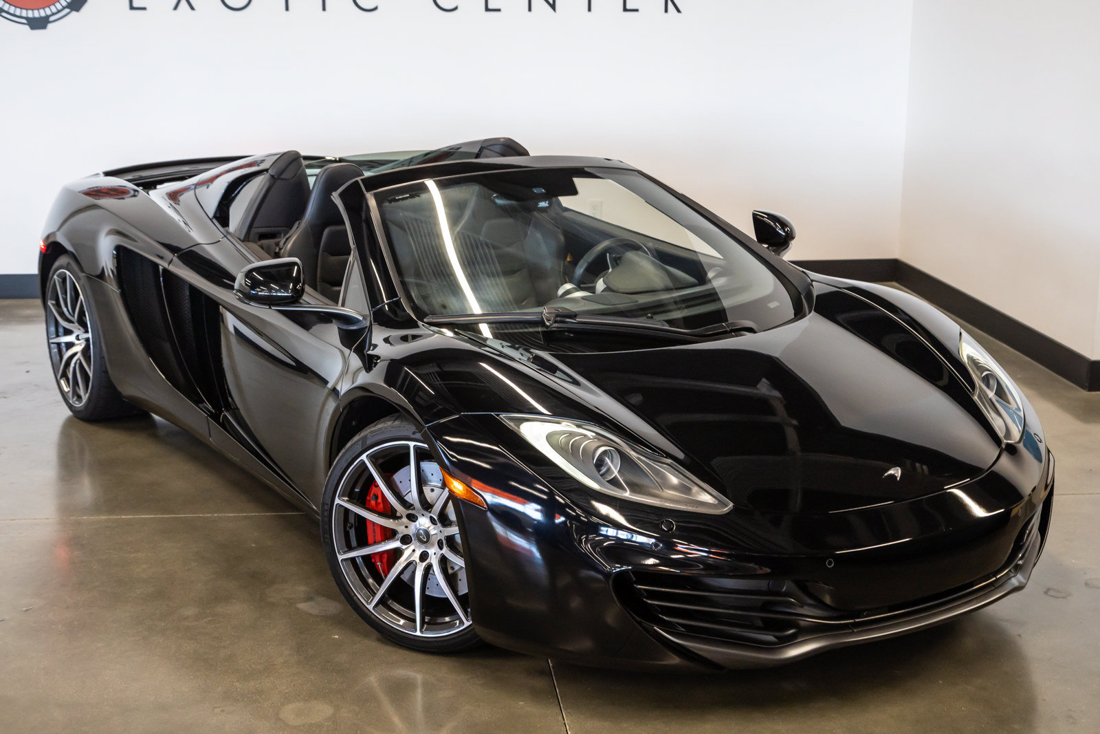Used 2013 McLaren MP4-12C Spider RWD image 2