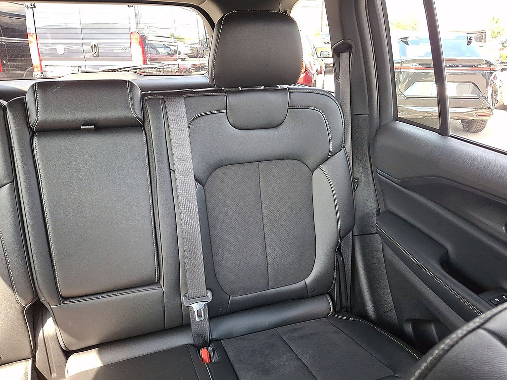 Used 2024 Jeep Grand Cherokee Altitude AWD/4WD image 14