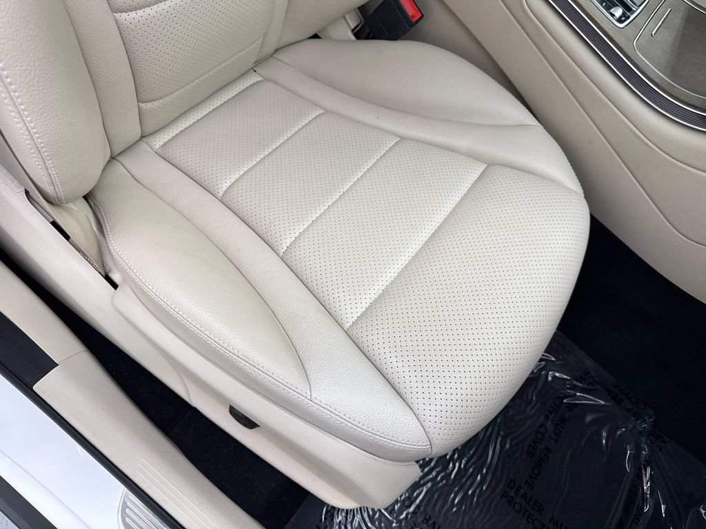 Used 2021 Mercedes-Benz GLC 300 4MATIC image 45