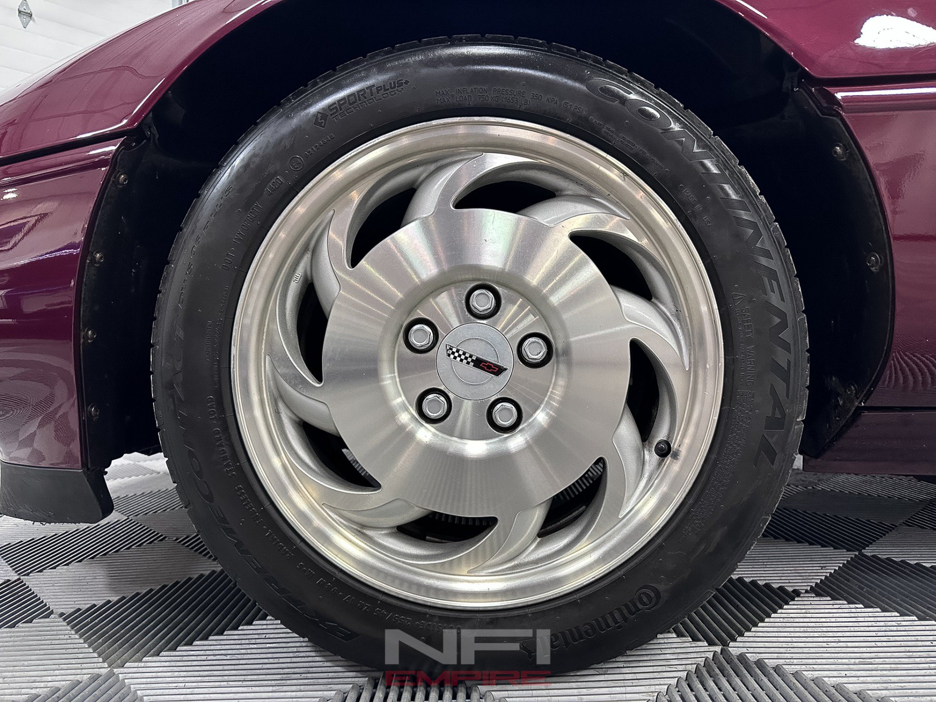Used 1993 Chevrolet Corvette Convertible RWD image 21