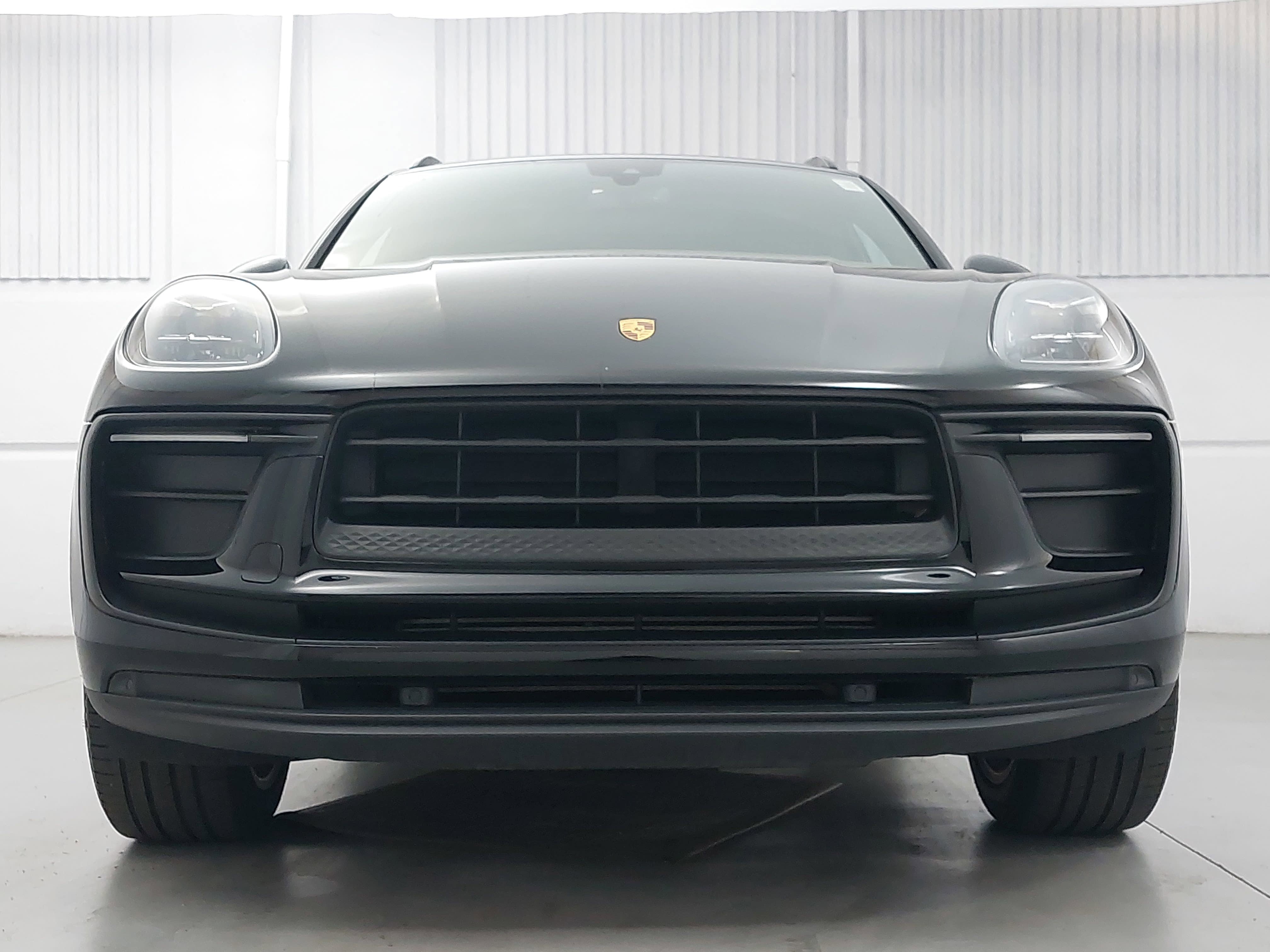 Certified 2022 Porsche Macan image 10