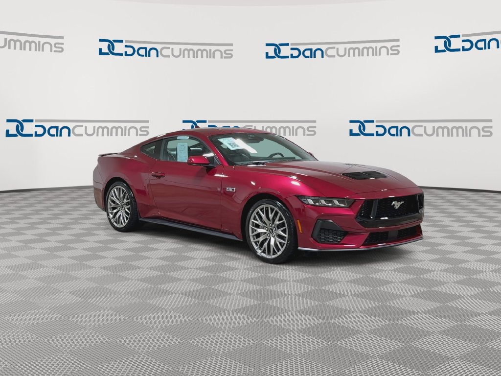 Used 2025 Ford Mustang GT Premium RWD image 2
