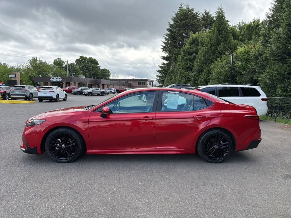 Used 2025 Toyota Camry SE FWD image 3