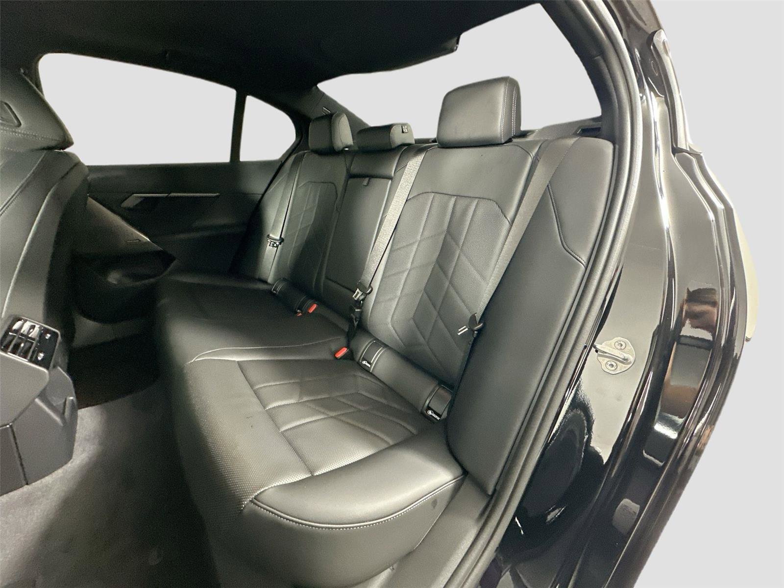 New 2026 BMW 530i xDrive w/ Premium Package image 25