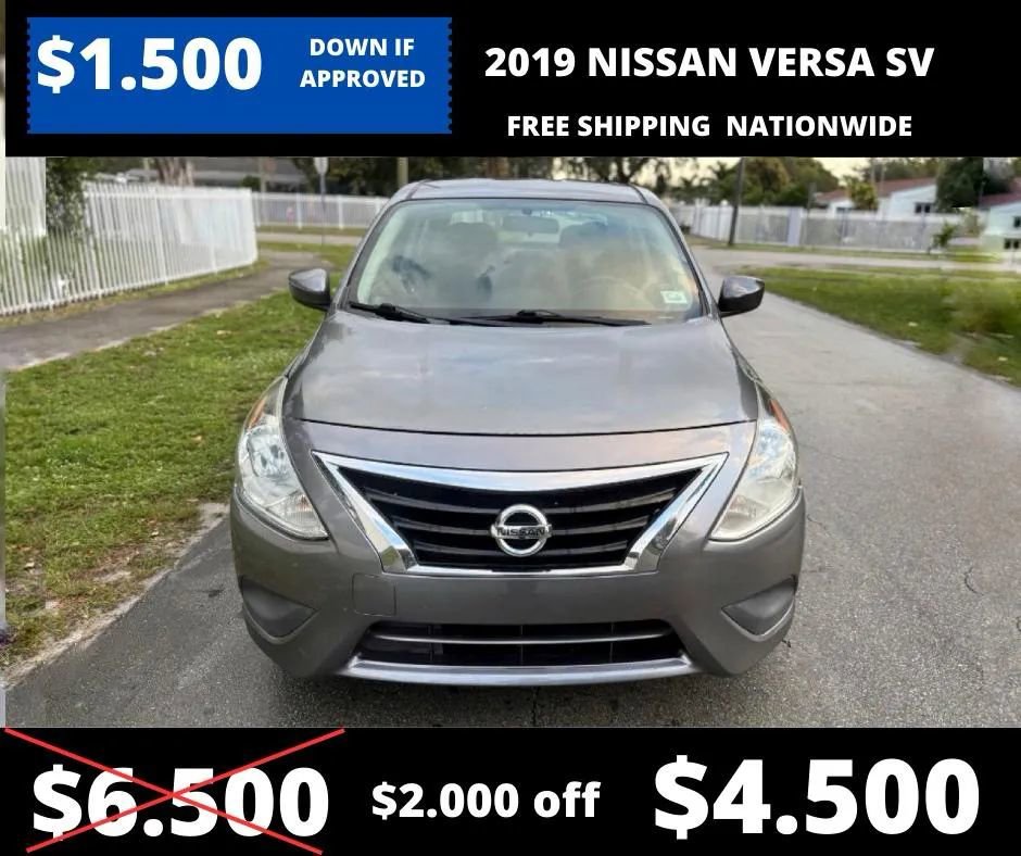 Used 2019 Nissan Versa SV image 2