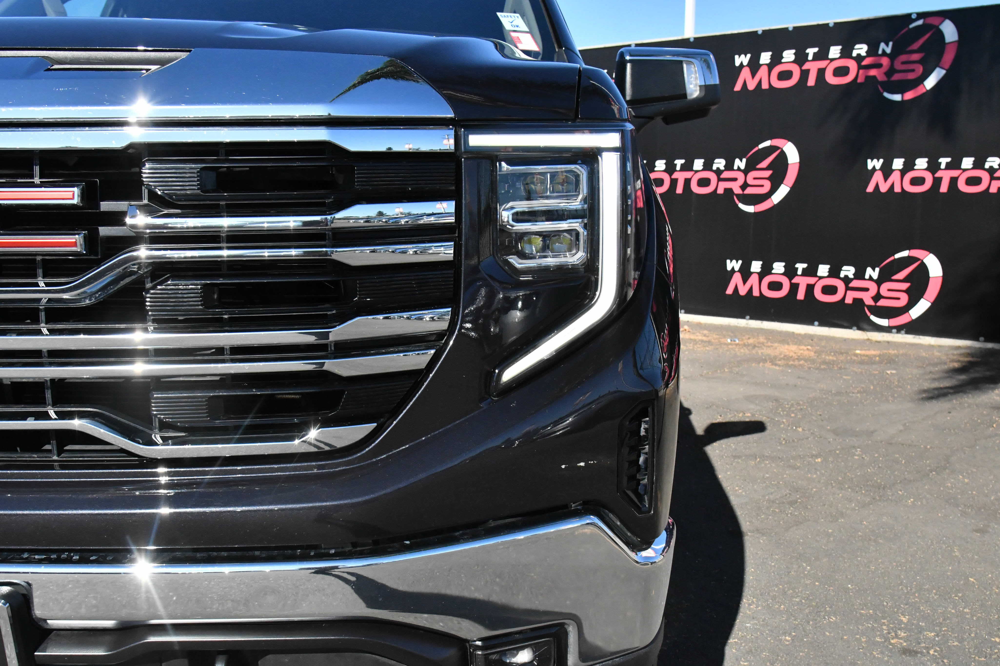 Used 2025 GMC Sierra 1500 SLT AWD/4WD image 11