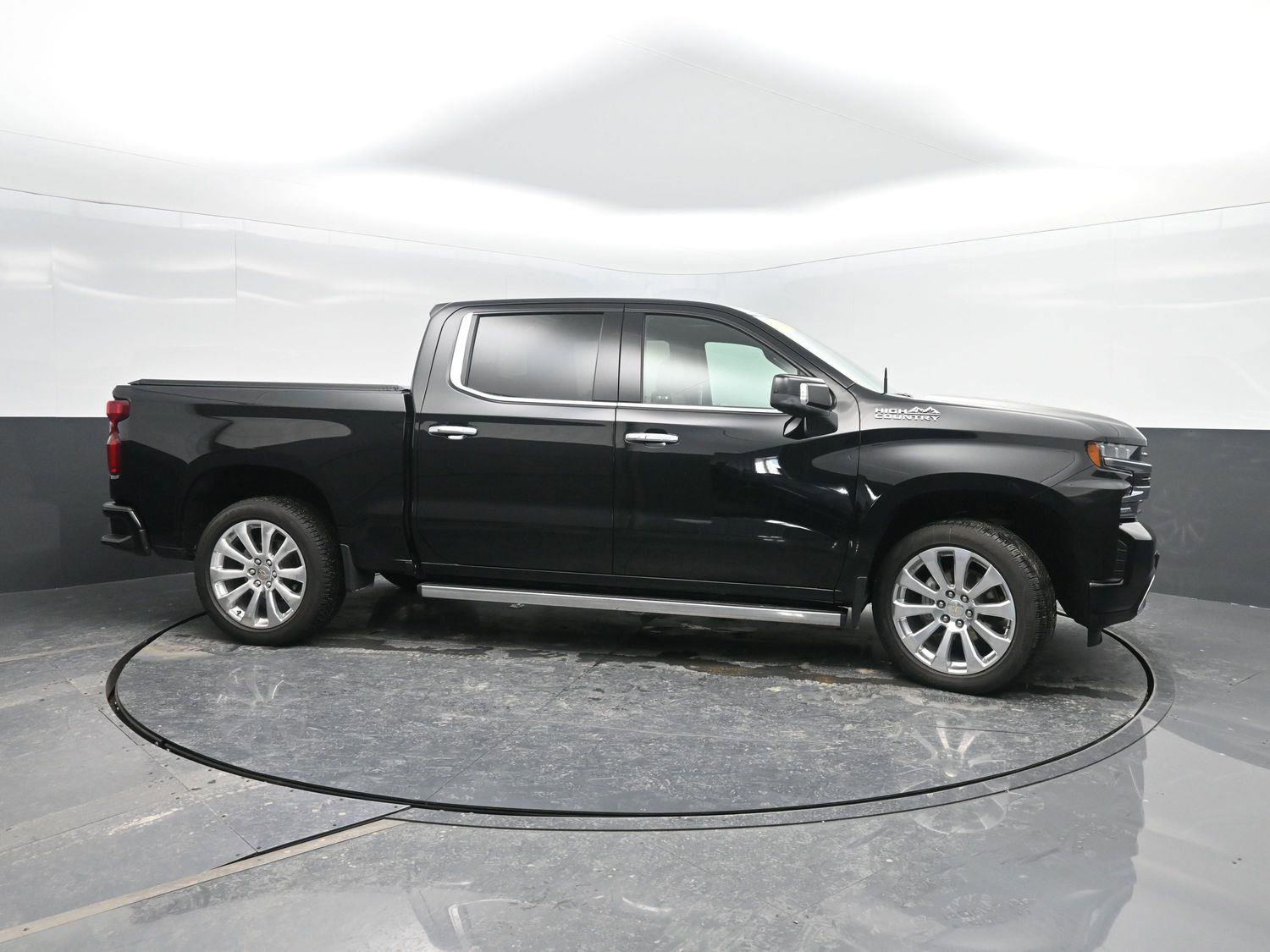 Used 2021 Chevrolet Silverado 1500 High Country image 3