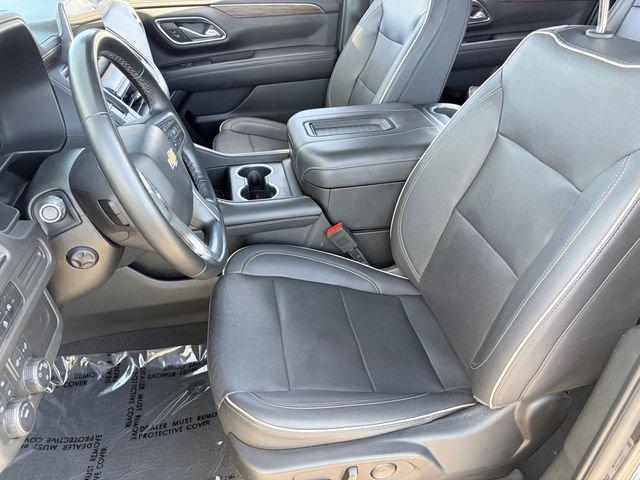 Used 2023 Chevrolet Suburban Premier image 6