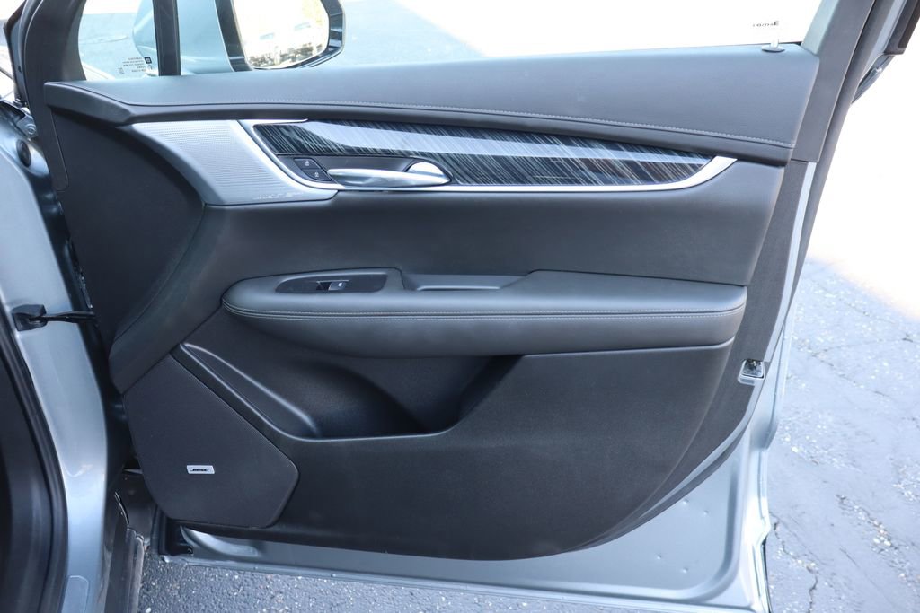 Used 2025 Cadillac XT6 Premium Luxury image 35