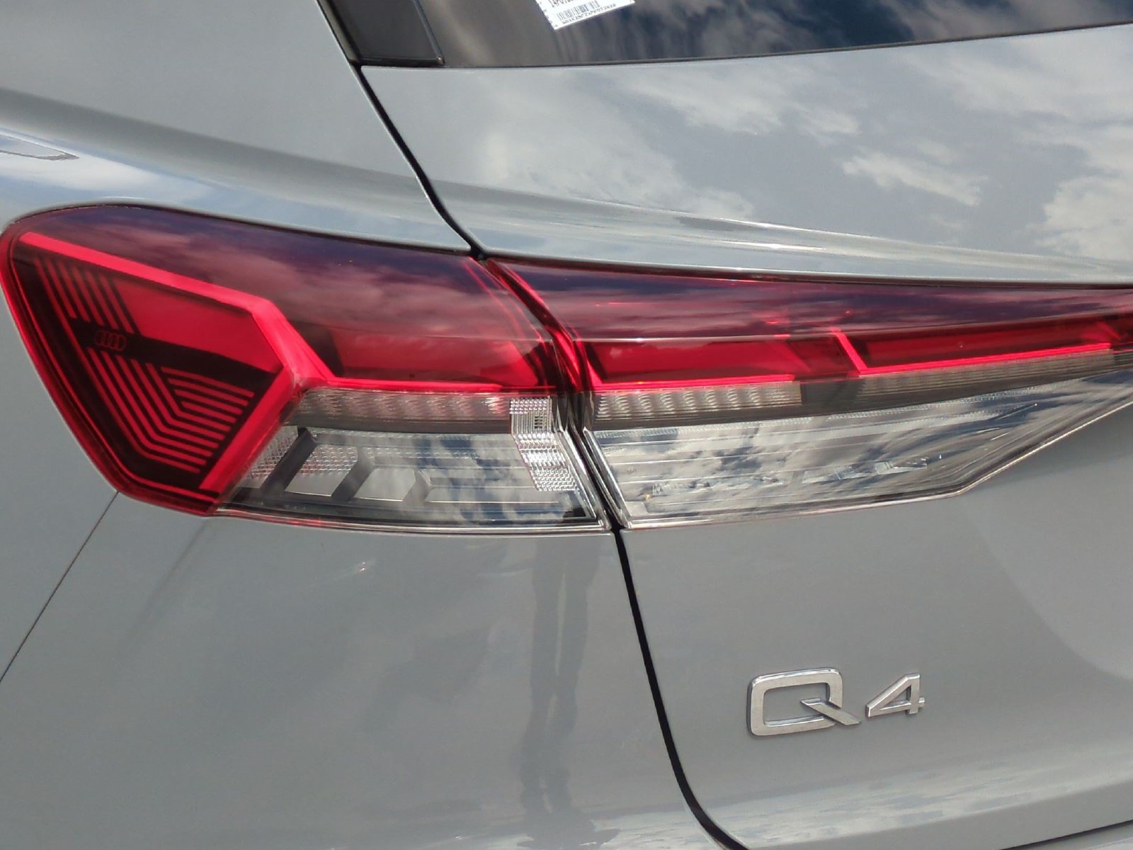 Used 2023 Audi Q4 e-tron Premium w/ Convenience Package AWD/4WD image 18