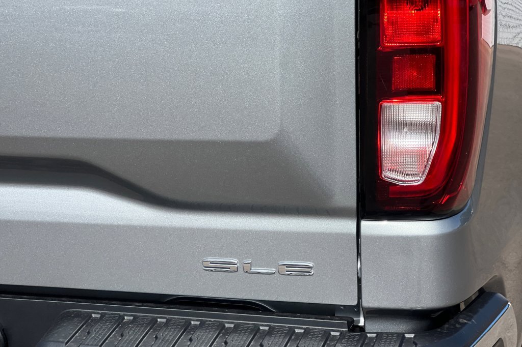 New 2026 GMC Sierra 1500 SLE image 21