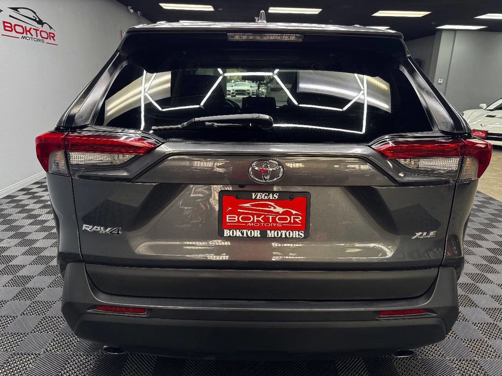 Used 2019 Toyota RAV4 XLE image 12