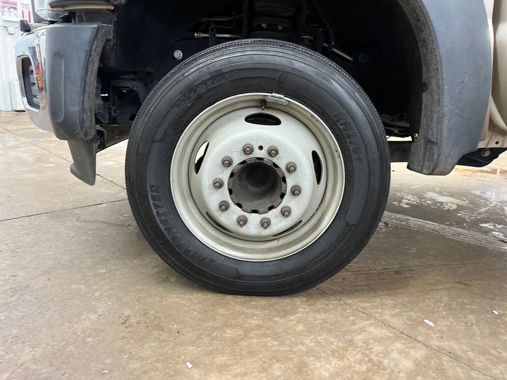 Used 2014 Ford F550 2WD Regular Cab Super Duty image 24