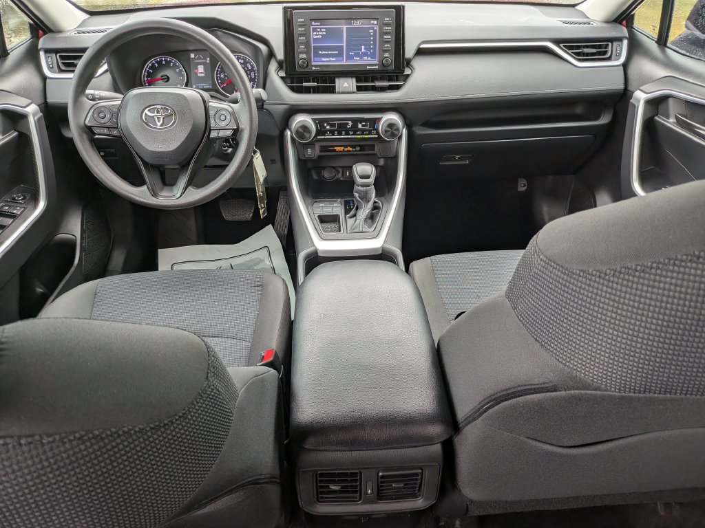 Used 2022 Toyota RAV4 LE FWD image 16